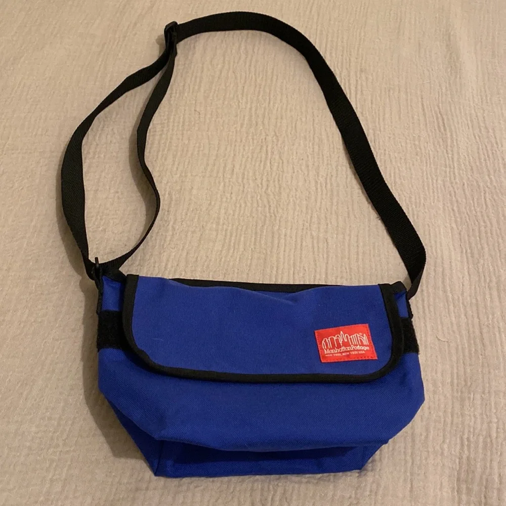 MANHATTAN PORTAGE Blue Shoulder Bag. New. No tags